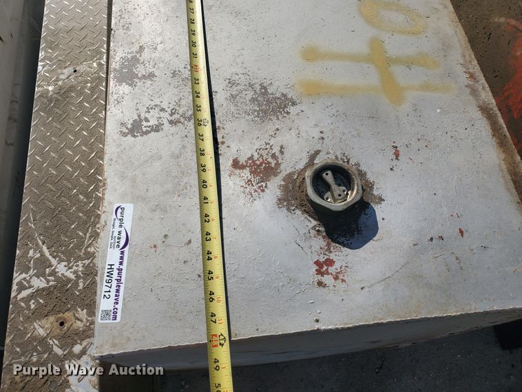 image for item HW9712 Fuel tanks and tool boxes