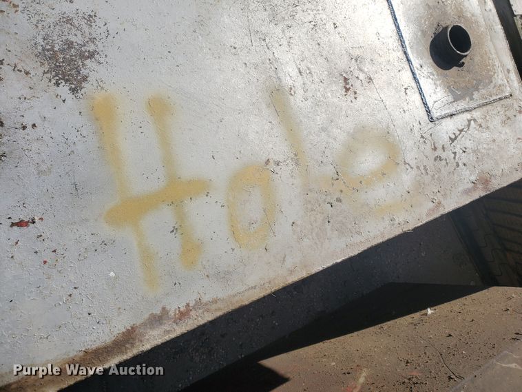 image for item HW9712 Fuel tanks and tool boxes