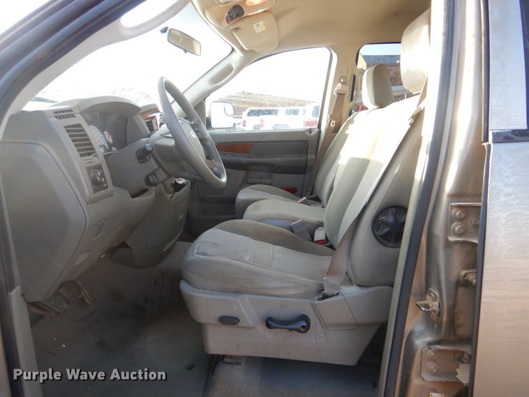 image for item HW9764 2006 Dodge Ram 1500  Quad Cab pickup truck