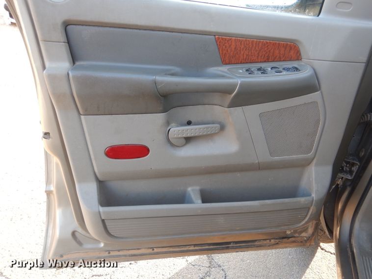 image for item HW9764 2006 Dodge Ram 1500  Quad Cab pickup truck