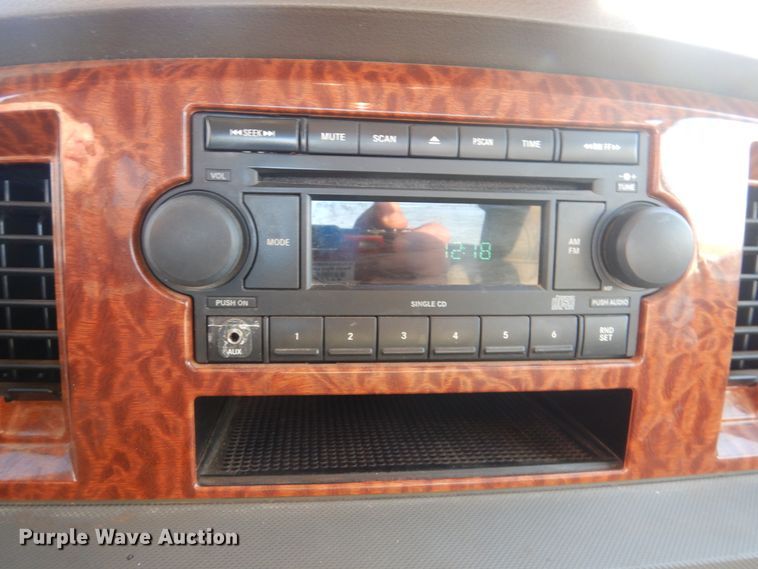 image for item HW9764 2006 Dodge Ram 1500  Quad Cab pickup truck