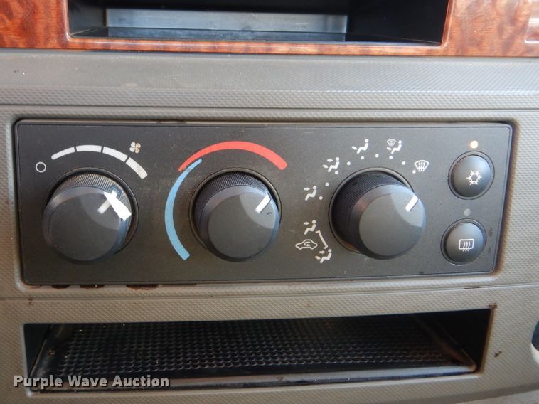 image for item HW9764 2006 Dodge Ram 1500  Quad Cab pickup truck