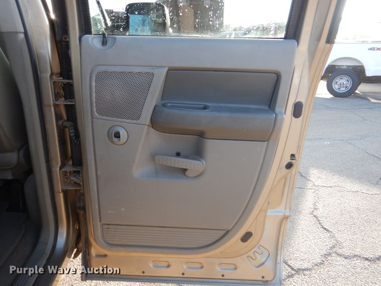 image for item HW9764 2006 Dodge Ram 1500  Quad Cab pickup truck