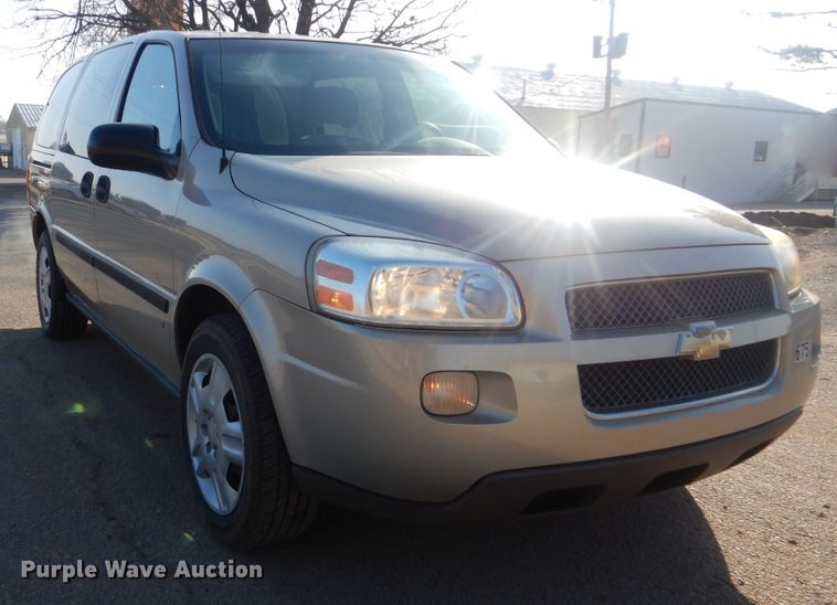 image for item HW9766 2007 Chevrolet Uplander LS  van