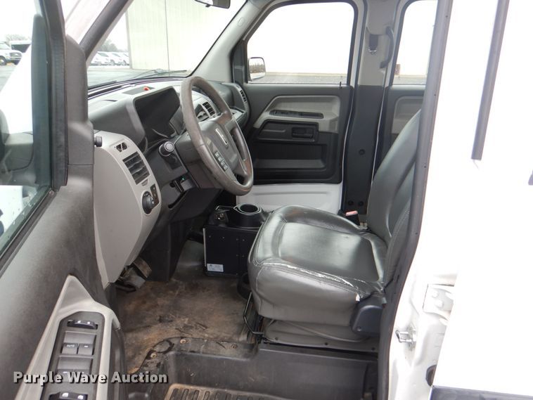 image for item HW9811 2012 VPG MV-1  handicap accessible van