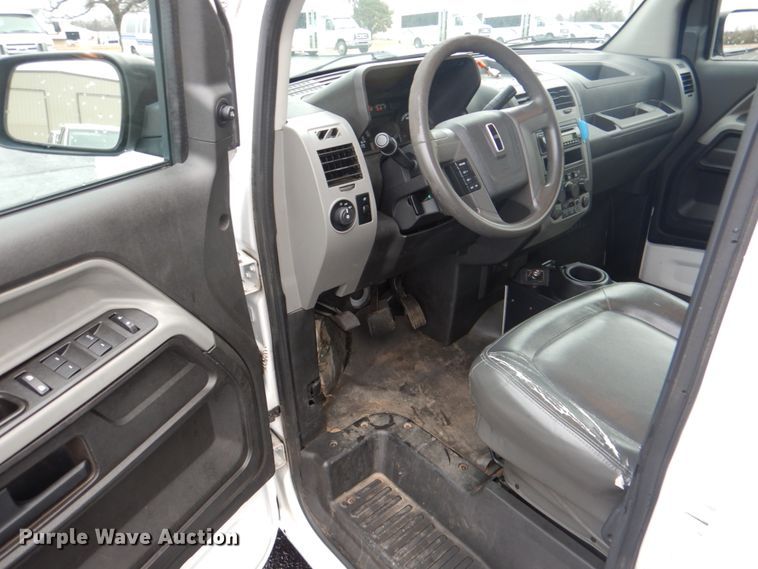 image for item HW9811 2012 VPG MV-1  handicap accessible van