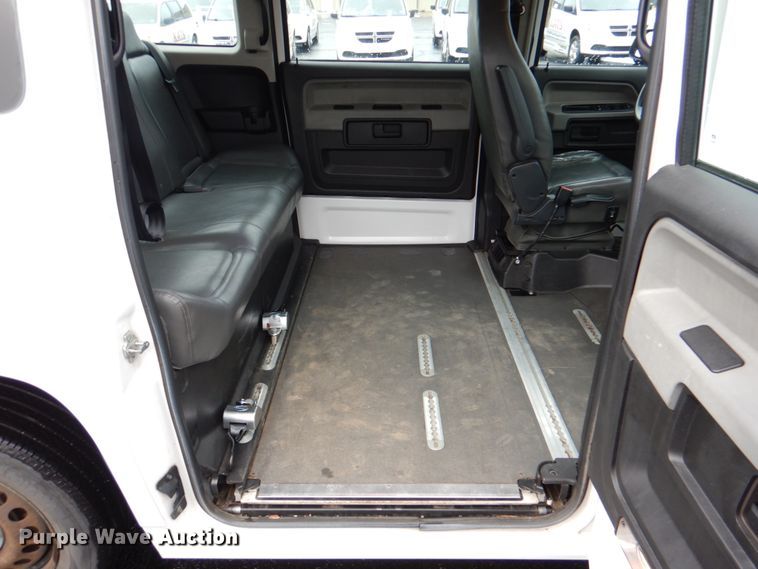 image for item HW9811 2012 VPG MV-1  handicap accessible van
