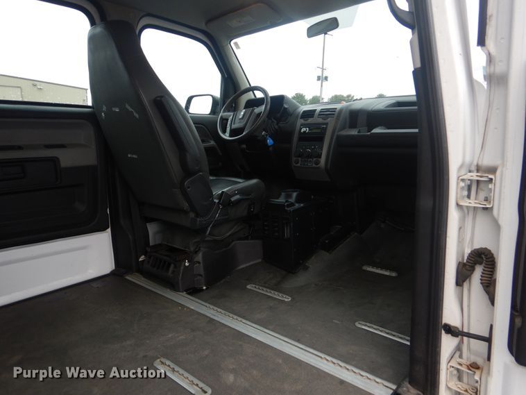 image for item HW9812 2012 VPG MV-1  handicap accessible van