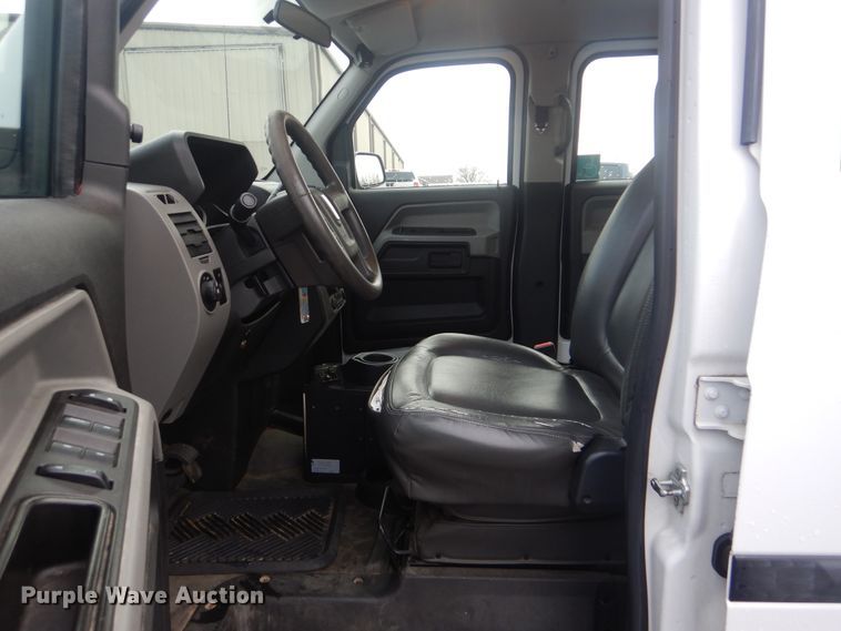 image for item HW9814 2012 VPG MV-1  handicap accessible van