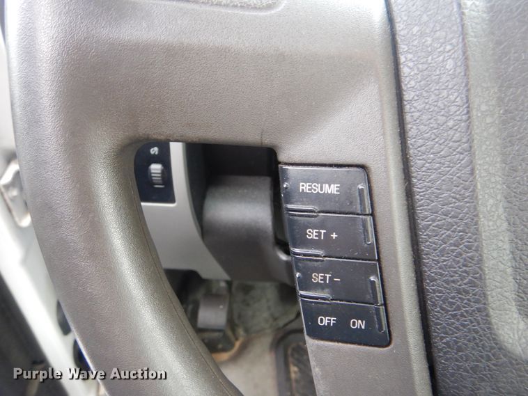 image for item HW9814 2012 VPG MV-1  handicap accessible van