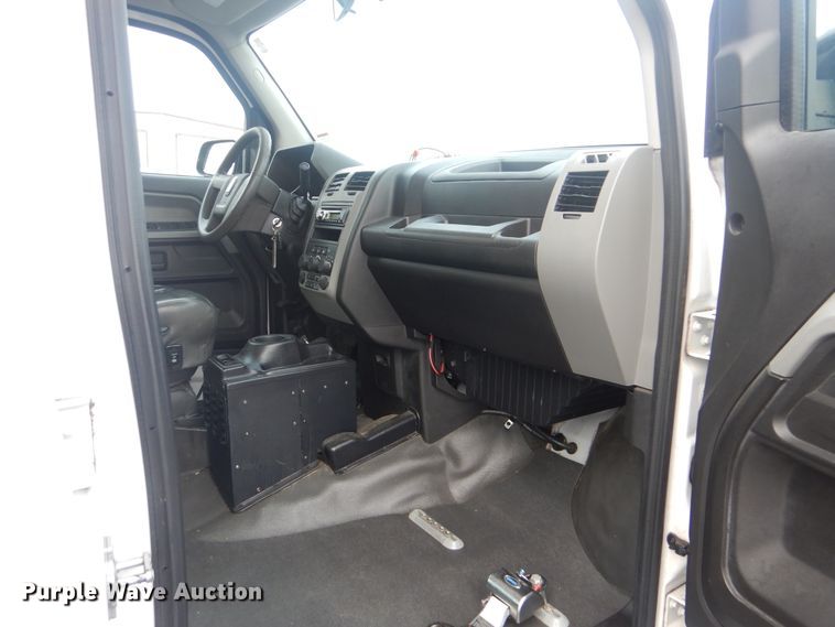 image for item HW9814 2012 VPG MV-1  handicap accessible van