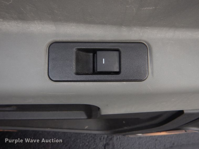 image for item HW9814 2012 VPG MV-1  handicap accessible van