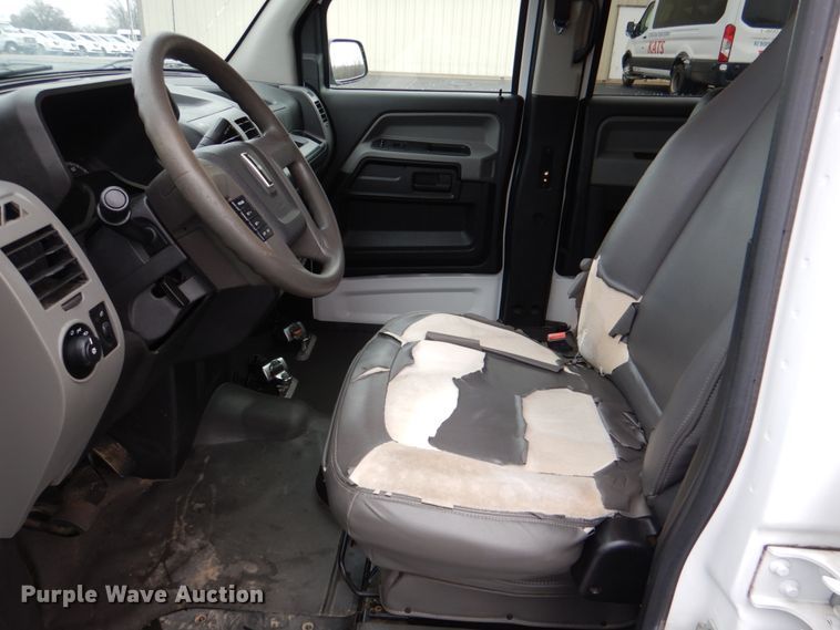 image for item HW9816 2014 Mobility Ventures MV-1  handicap accessible van