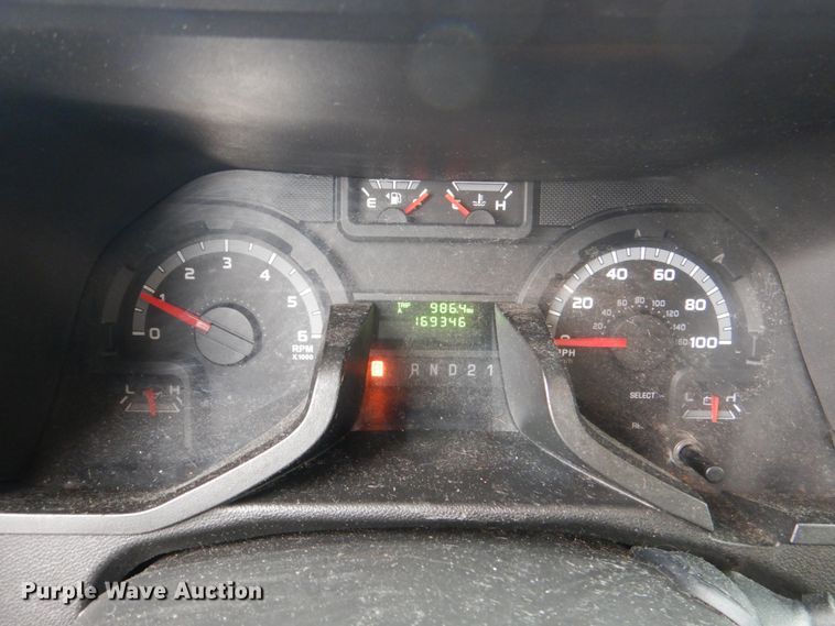 image for item HW9816 2014 Mobility Ventures MV-1  handicap accessible van