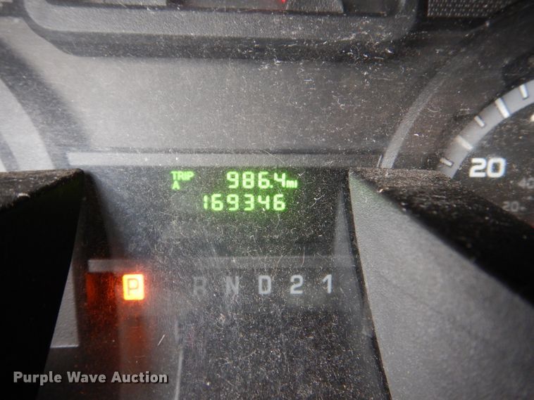 image for item HW9816 2014 Mobility Ventures MV-1  handicap accessible van