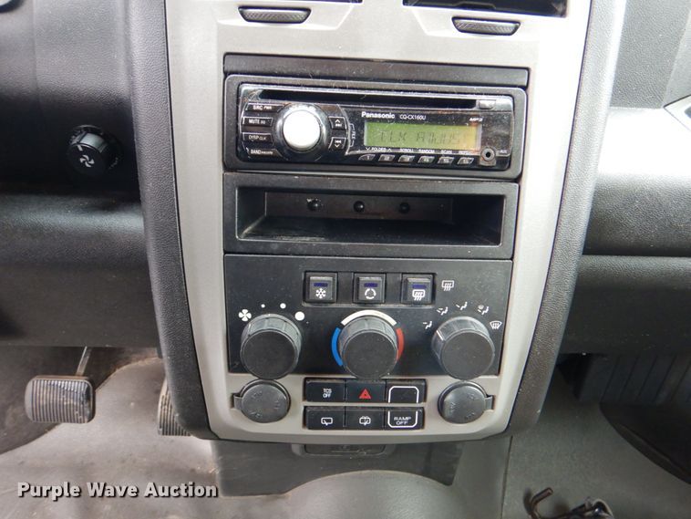 image for item HW9816 2014 Mobility Ventures MV-1  handicap accessible van