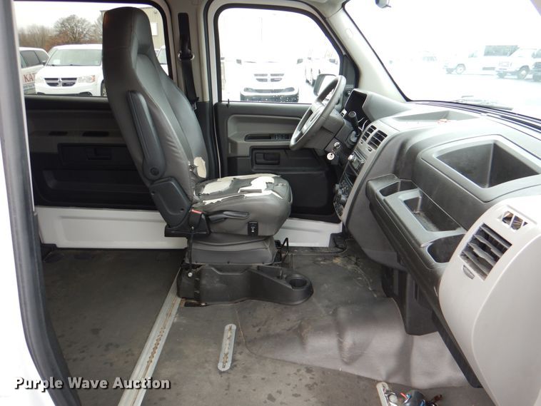 image for item HW9816 2014 Mobility Ventures MV-1  handicap accessible van