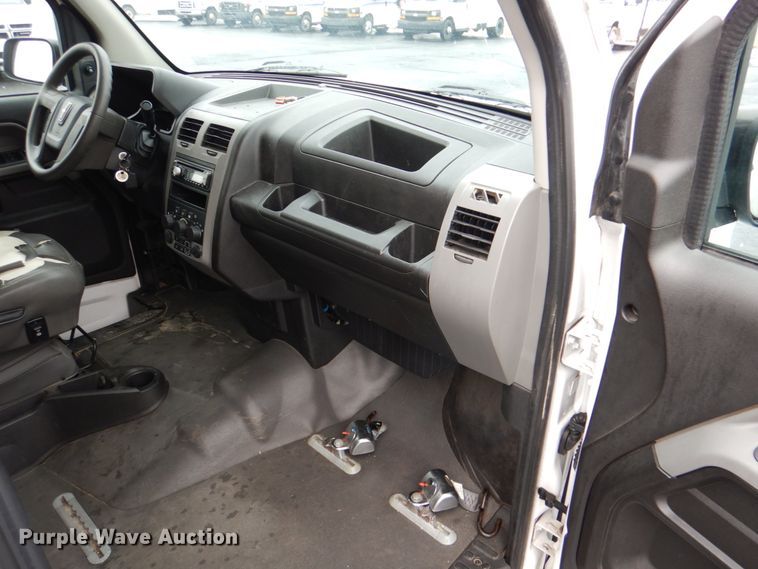 image for item HW9816 2014 Mobility Ventures MV-1  handicap accessible van