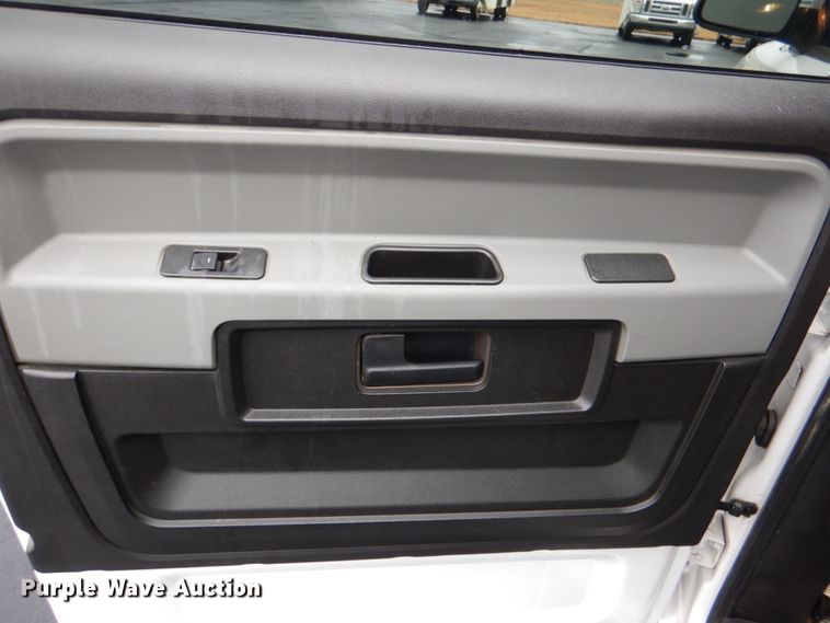 image for item HW9816 2014 Mobility Ventures MV-1  handicap accessible van