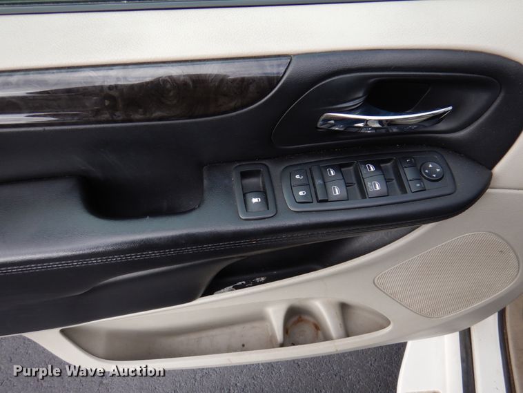 image for item HW9818 2013 Dodge Grand Caravan  handicap accessible van