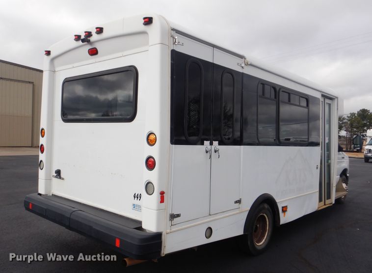 image for item HW9820 2013 Ford E450  shuttle bus