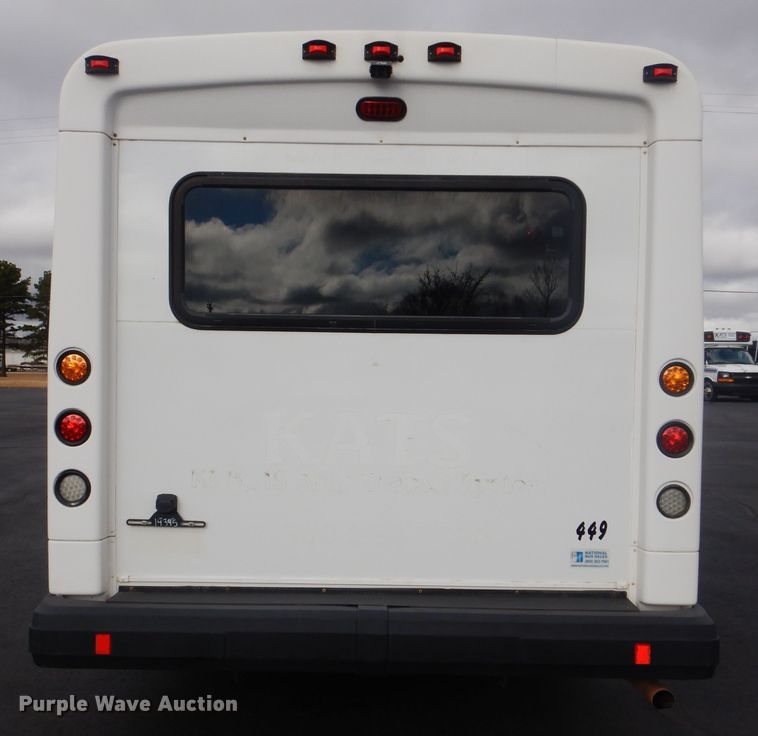 image for item HW9820 2013 Ford E450  shuttle bus