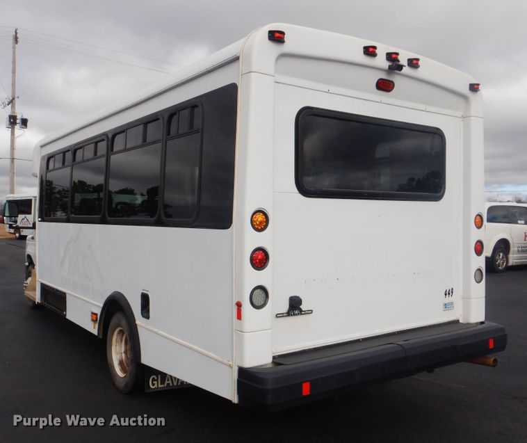 image for item HW9820 2013 Ford E450  shuttle bus