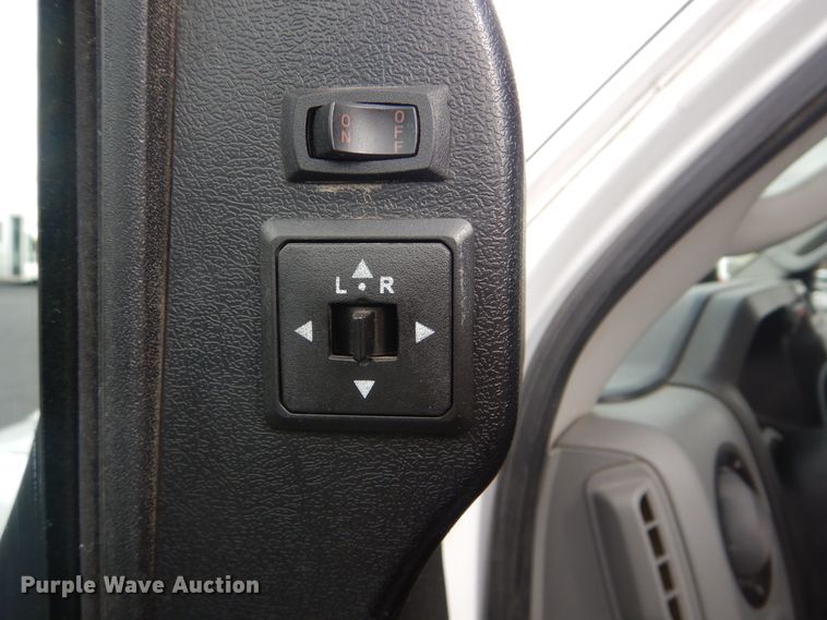 image for item HW9820 2013 Ford E450  shuttle bus