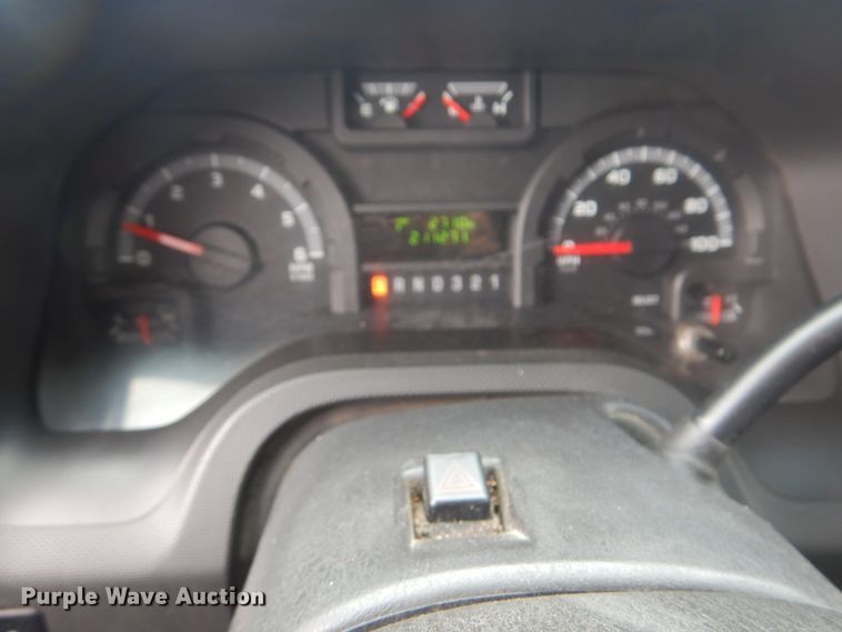 image for item HW9820 2013 Ford E450  shuttle bus