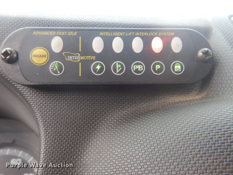 image for item HW9820 2013 Ford E450  shuttle bus