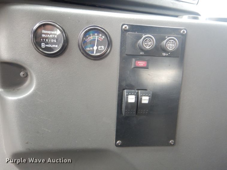 image for item HW9820 2013 Ford E450  shuttle bus