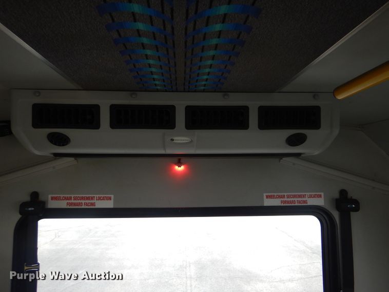 image for item HW9820 2013 Ford E450  shuttle bus