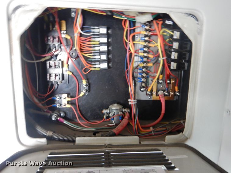 image for item HW9820 2013 Ford E450  shuttle bus