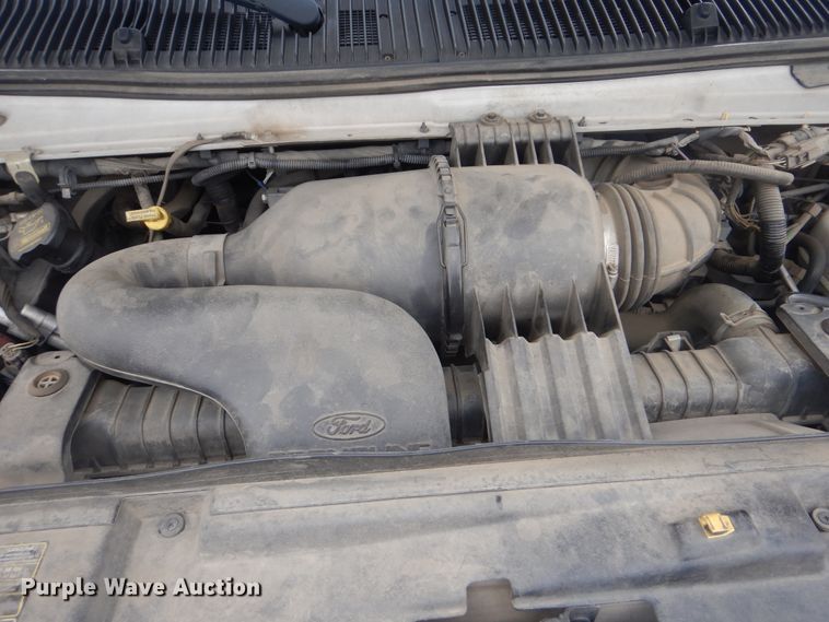 image for item HW9820 2013 Ford E450  shuttle bus