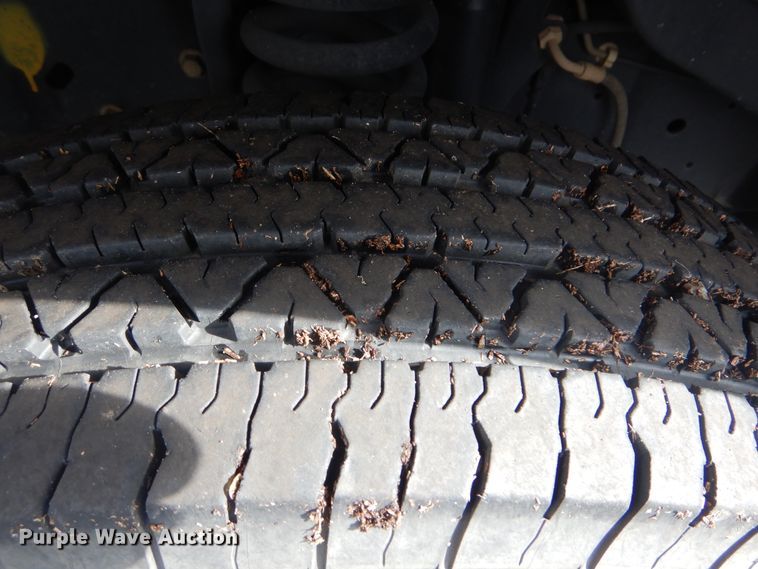 image for item HW9820 2013 Ford E450  shuttle bus