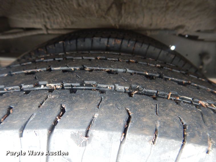 image for item HW9820 2013 Ford E450  shuttle bus