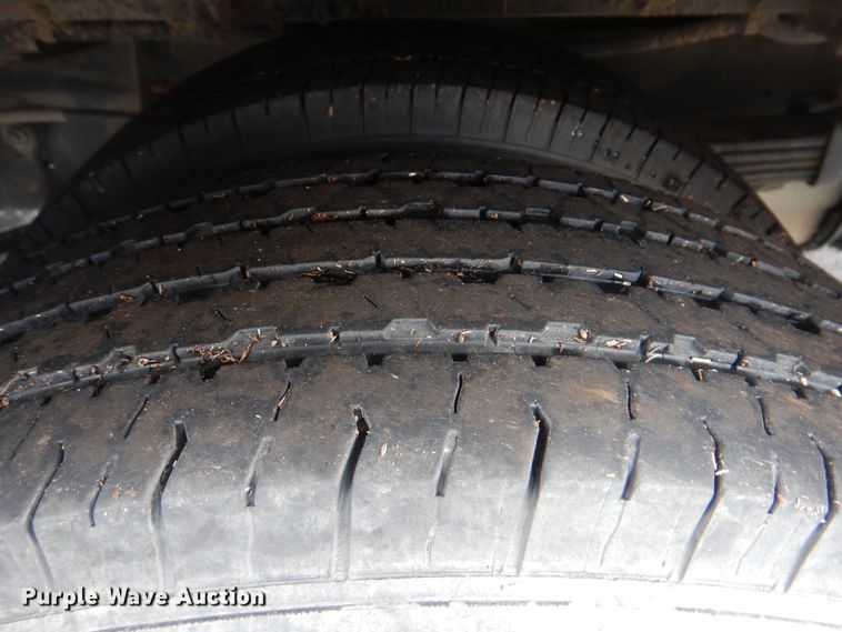 image for item HW9820 2013 Ford E450  shuttle bus