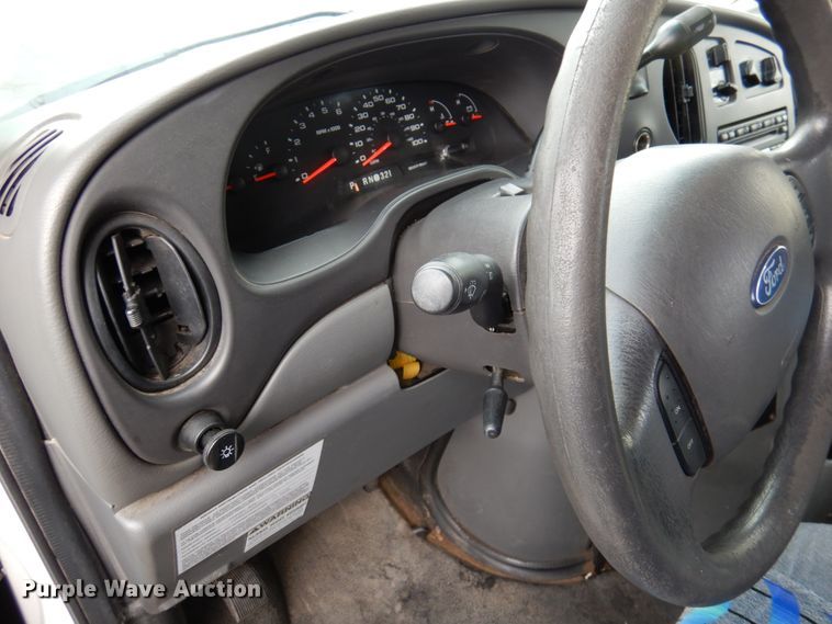 image for item HW9821 2008 Ford E350  shuttle bus