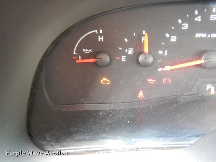 image for item HW9821 2008 Ford E350  shuttle bus