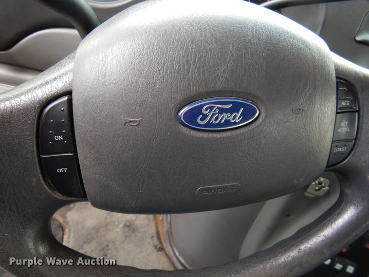 image for item HW9821 2008 Ford E350  shuttle bus