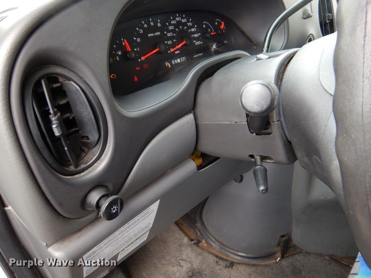 image for item HW9821 2008 Ford E350  shuttle bus