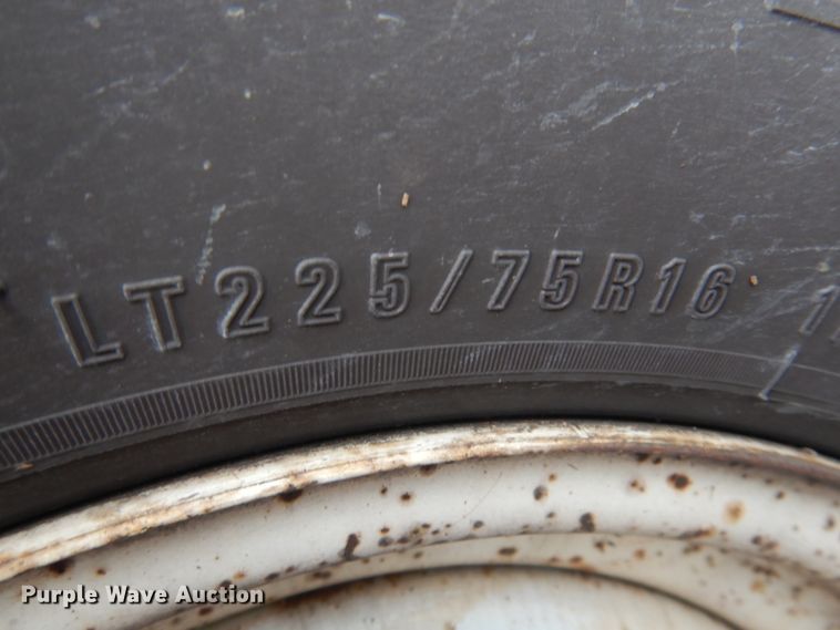 image for item HW9821 2008 Ford E350  shuttle bus