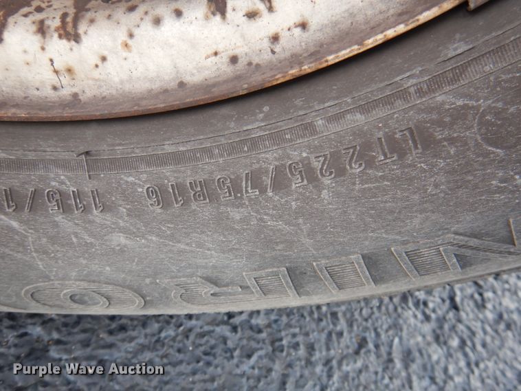 image for item HW9821 2008 Ford E350  shuttle bus