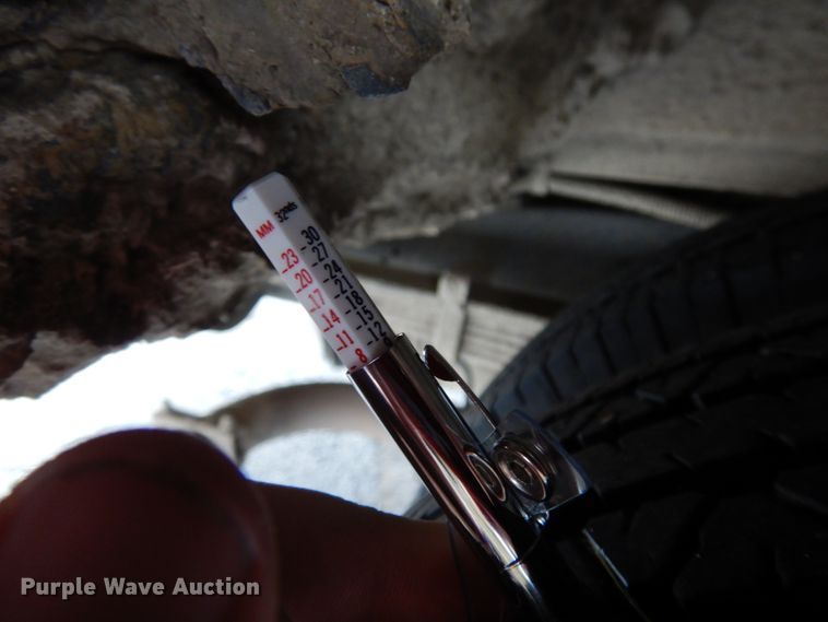 image for item HW9821 2008 Ford E350  shuttle bus