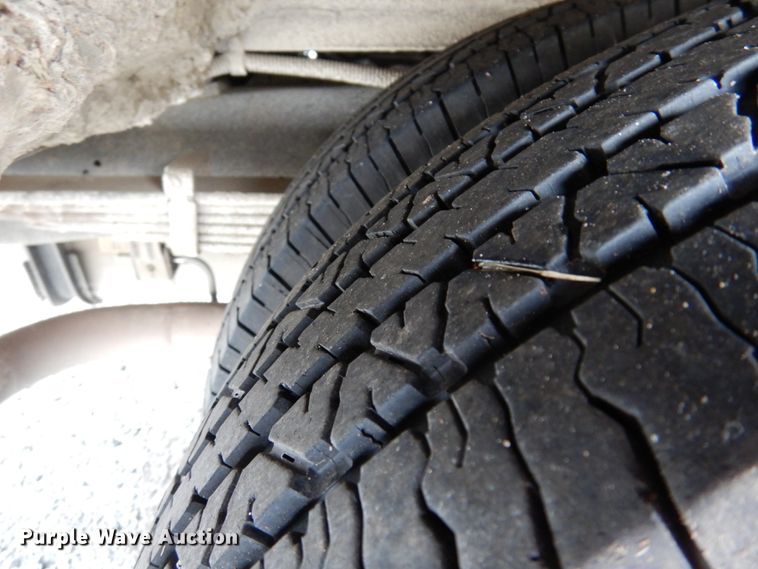 image for item HW9821 2008 Ford E350  shuttle bus