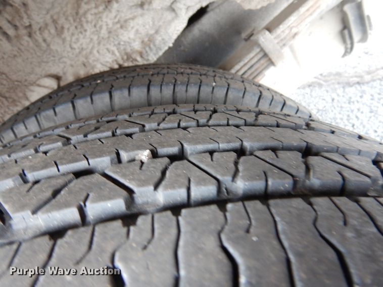 image for item HW9821 2008 Ford E350  shuttle bus