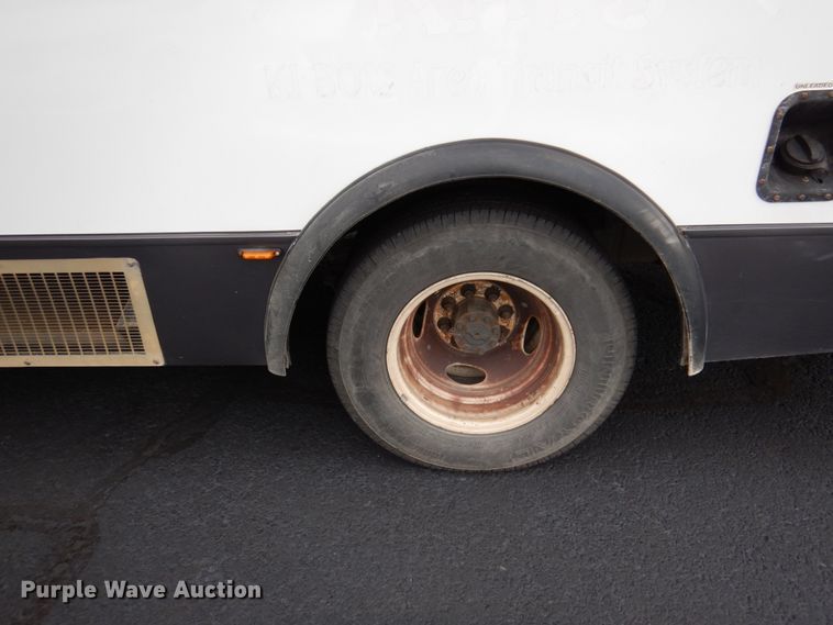 image for item HW9821 2008 Ford E350  shuttle bus