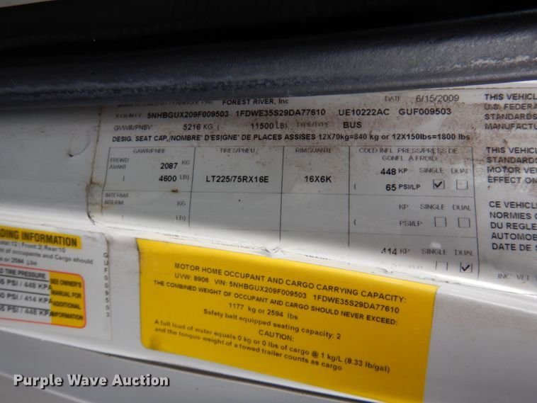 image for item HW9821 2008 Ford E350  shuttle bus