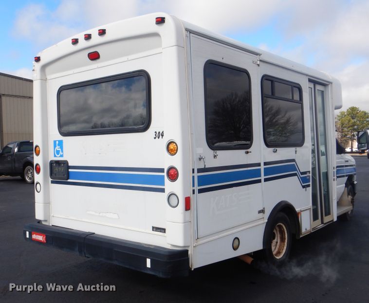 image for item HW9822 2008 Ford E350  shuttle bus