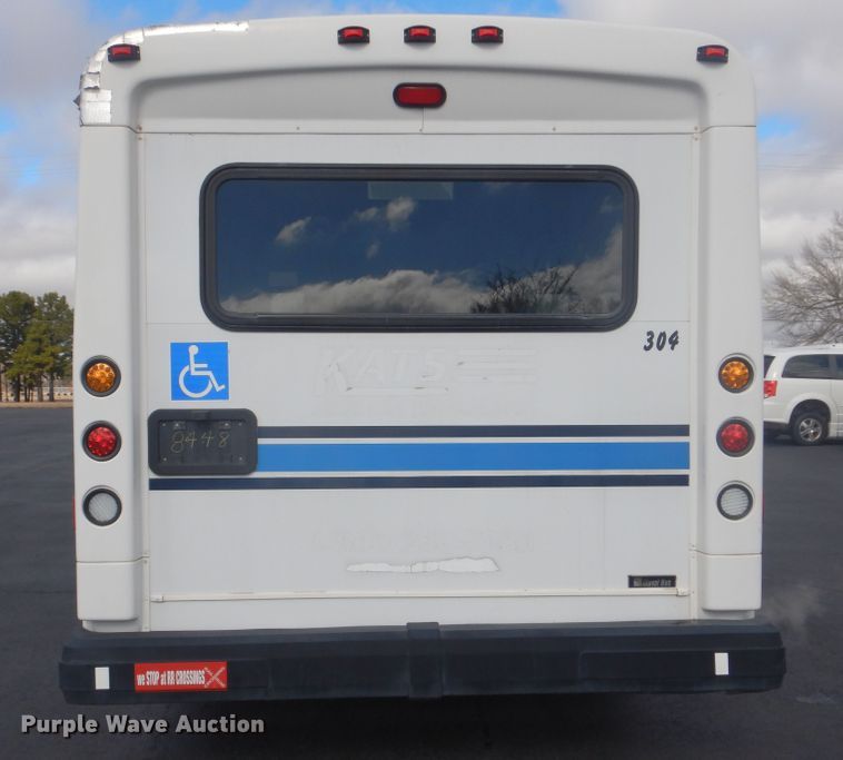 image for item HW9822 2008 Ford E350  shuttle bus